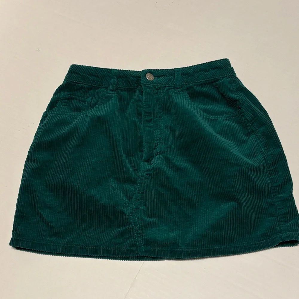 BONGO Hunter Green Corduroy Mini Skirt Women’s Size Medium